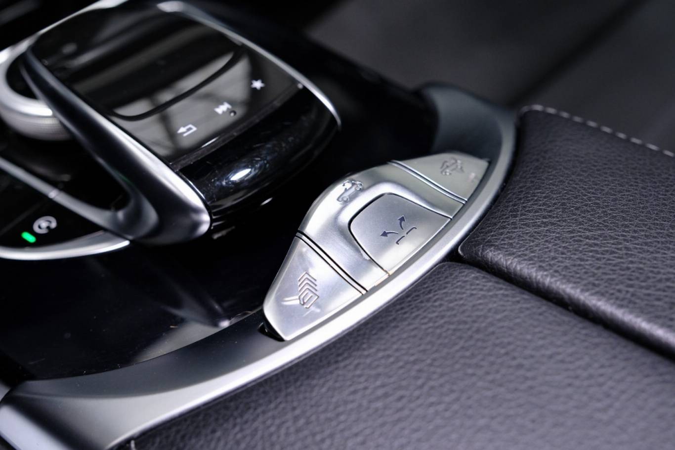 MERCEDES-BENZ C 220 30