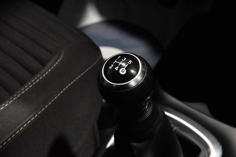 TOYOTA Yaris 33