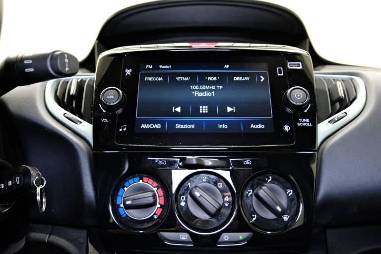 LANCIA Ypsilon 9