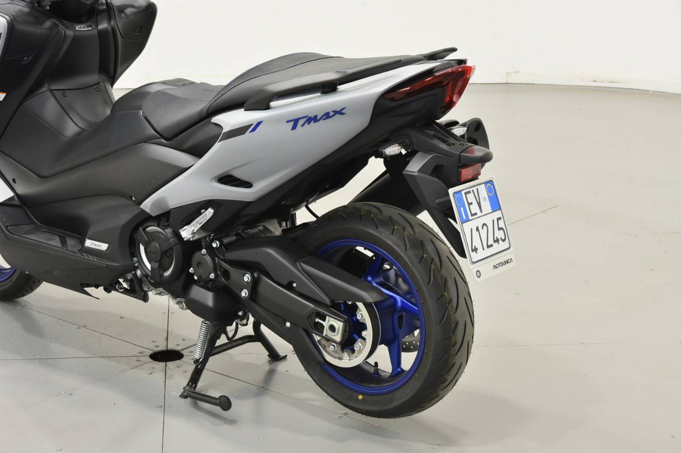 YAMAHA T-Max 560 16
