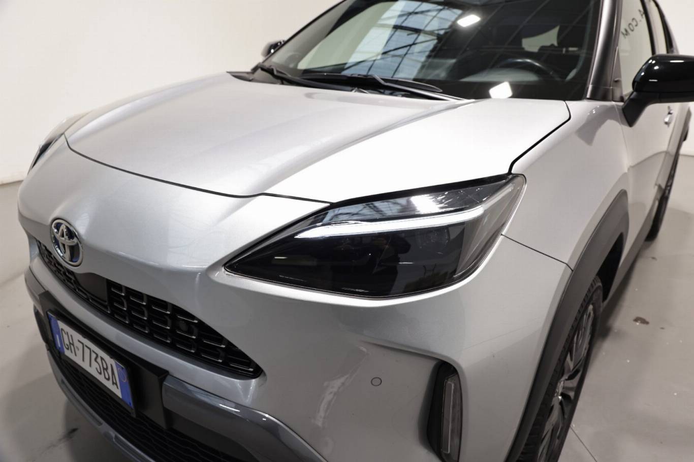 TOYOTA Yaris Cross 14