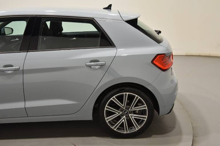 AUDI A1 37