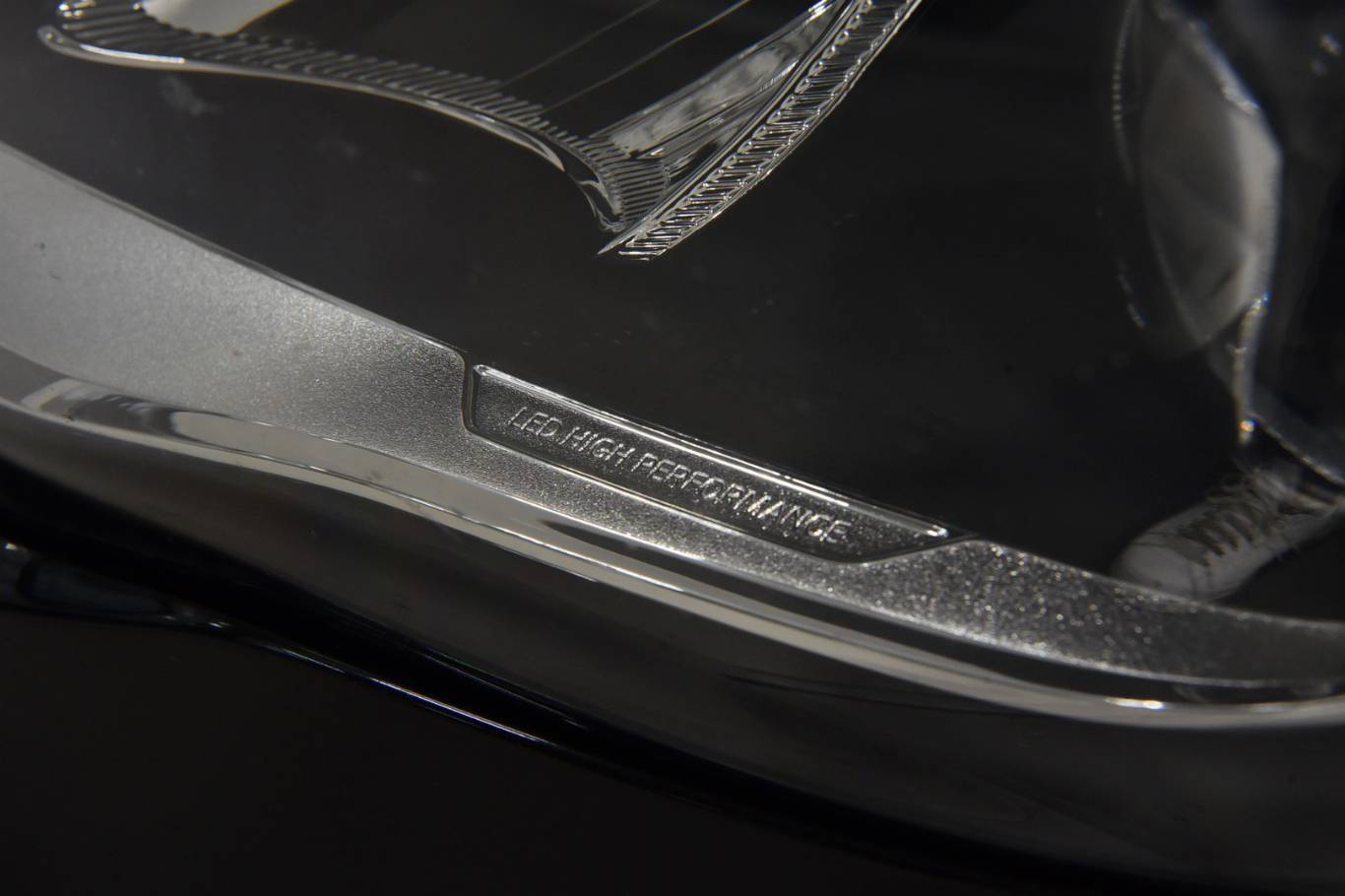 MERCEDES-BENZ GLA 180 42