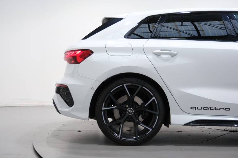 AUDI RS3 64