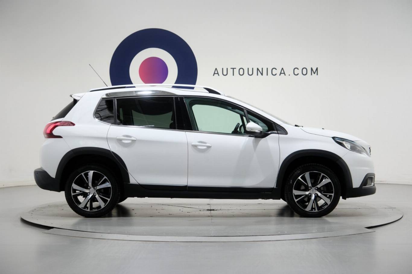 PEUGEOT 2008 4