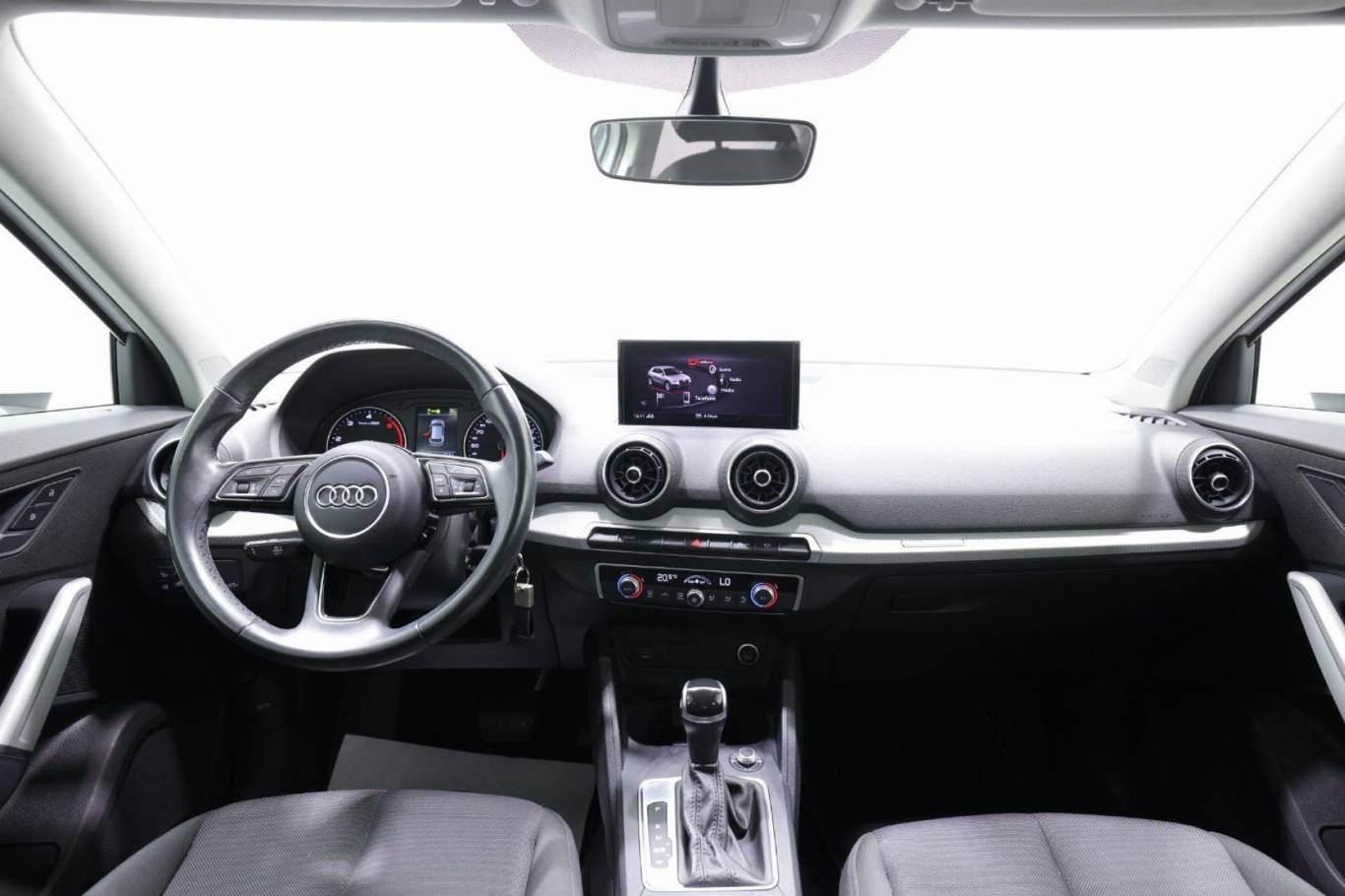 AUDI Q2 10