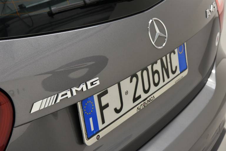 MERCEDES-BENZ A 45 AMG 58