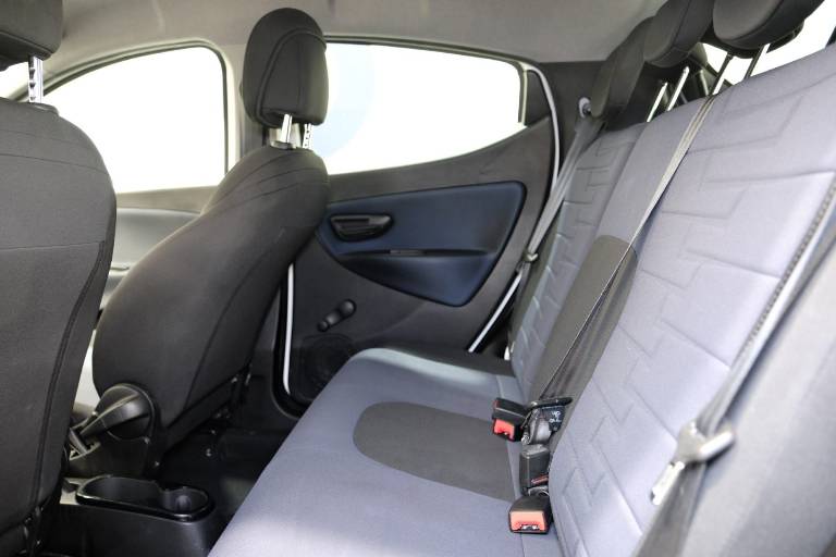 LANCIA Ypsilon 32