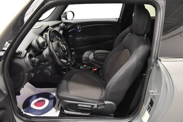 MINI Cooper D 4