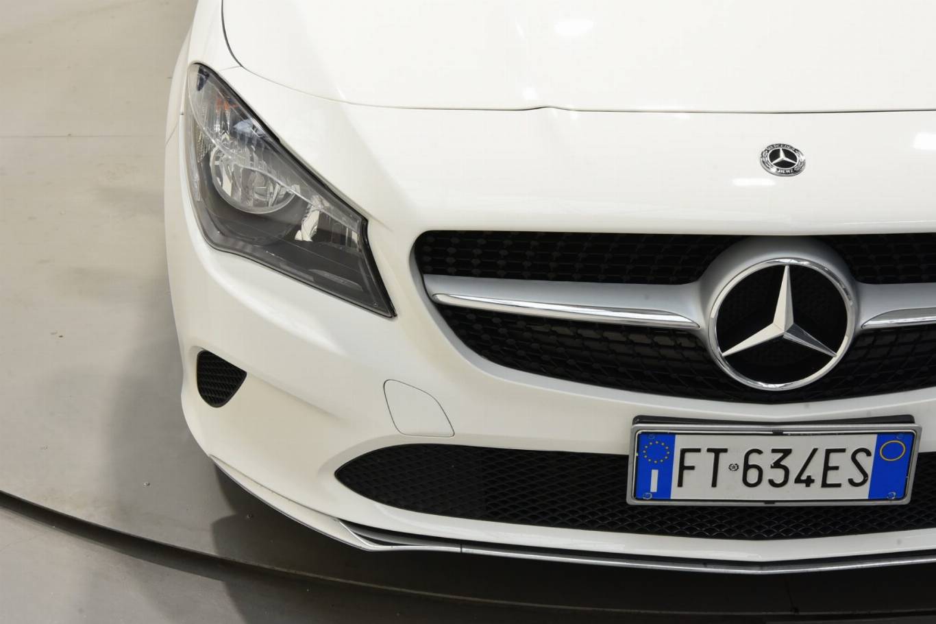 MERCEDES-BENZ CLA 180 17