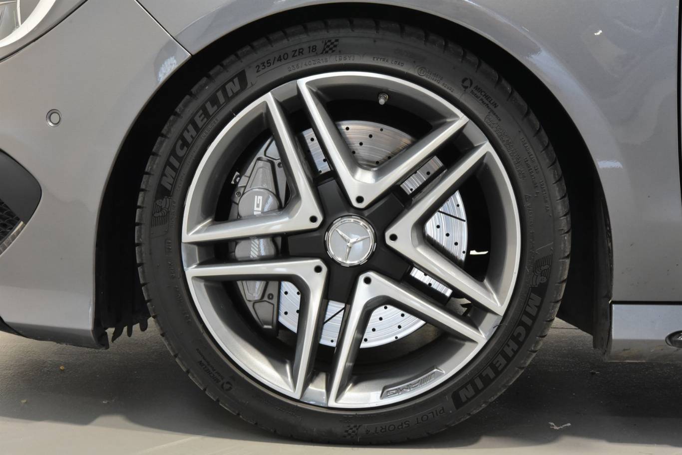 MERCEDES-BENZ CLA 45 AMG 33