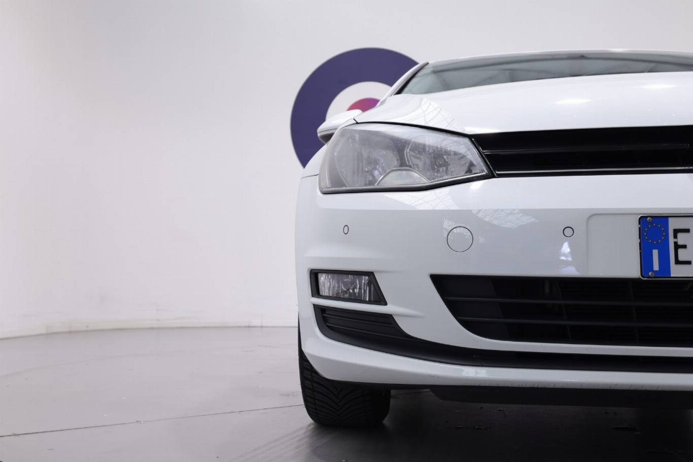 VOLKSWAGEN Golf 38
