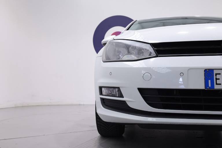 VOLKSWAGEN Golf 38