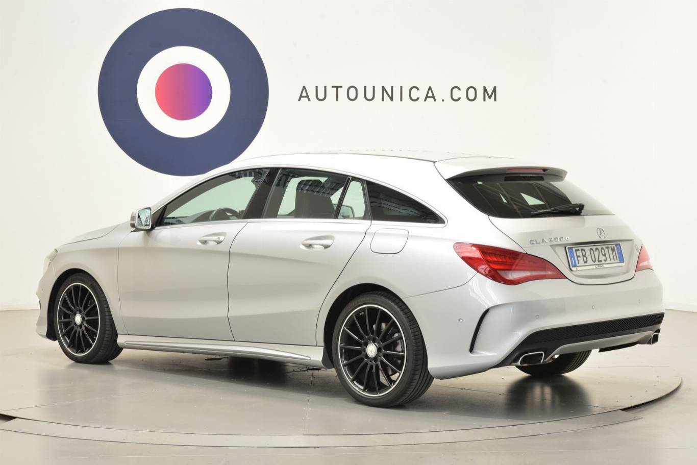 MERCEDES-BENZ CLA 200 2