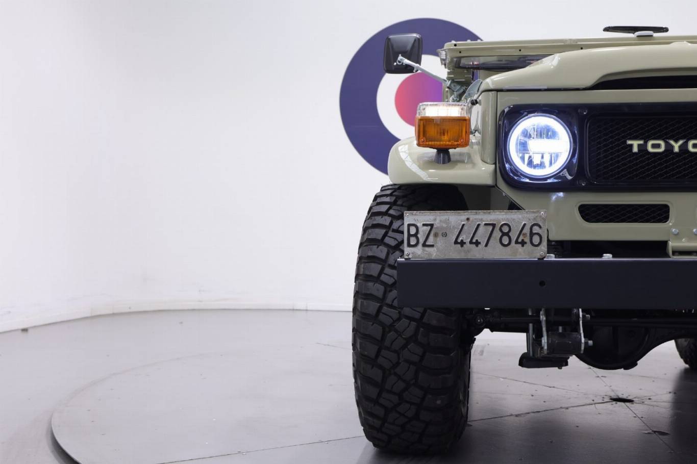 TOYOTA Land Cruiser 32
