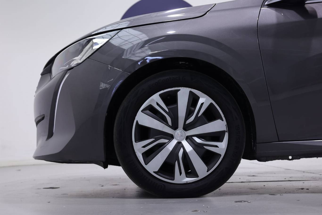 PEUGEOT 208 8