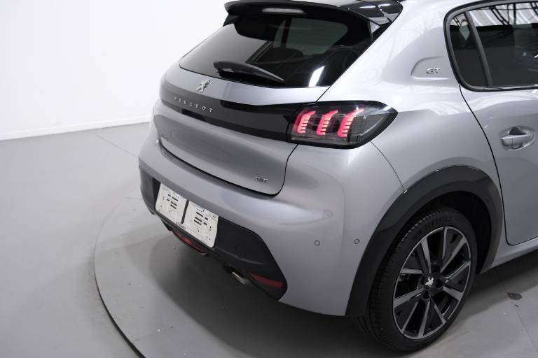 PEUGEOT 208 59