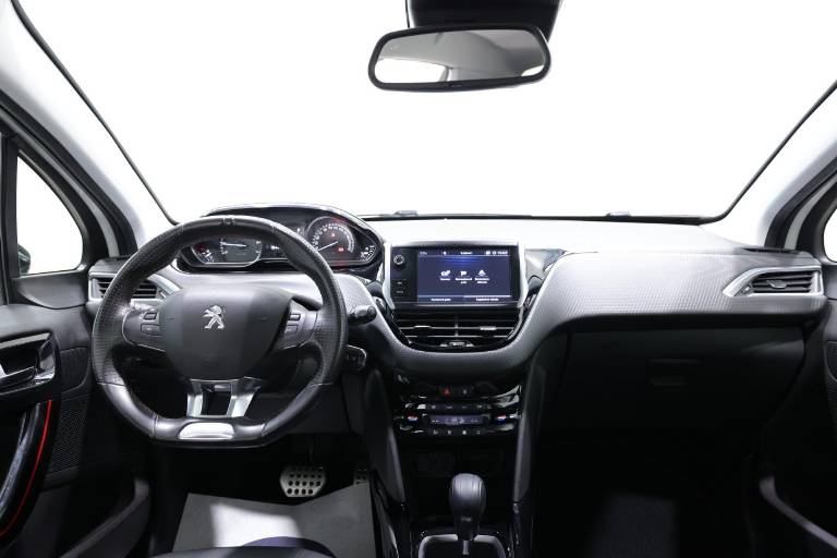 PEUGEOT 2008 10