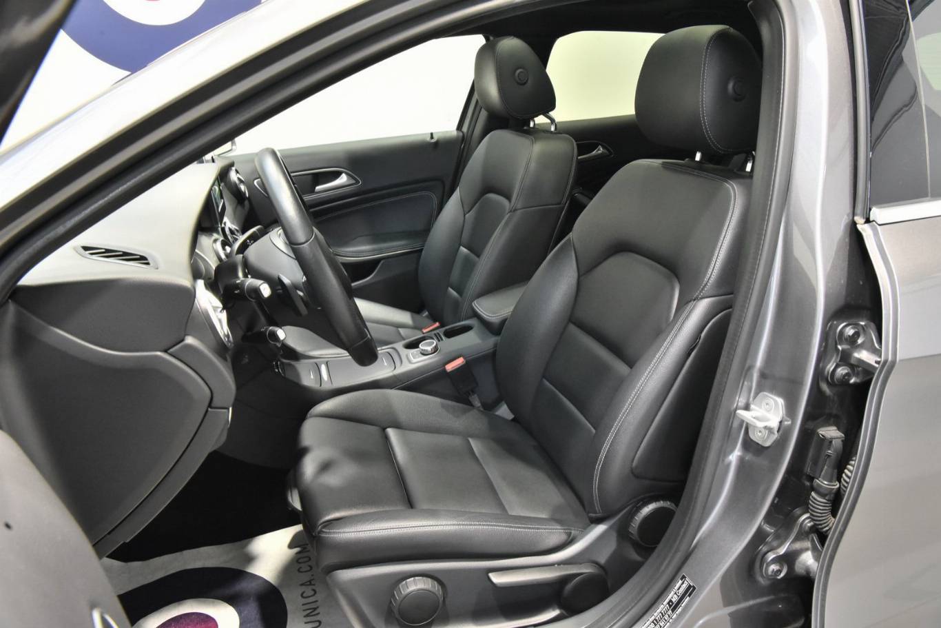 MERCEDES-BENZ GLA 200 4