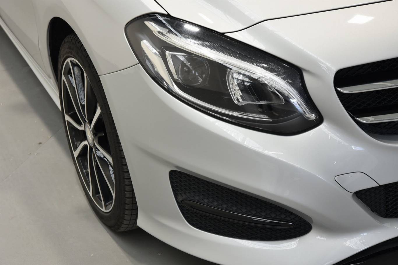 MERCEDES-BENZ B 200 54