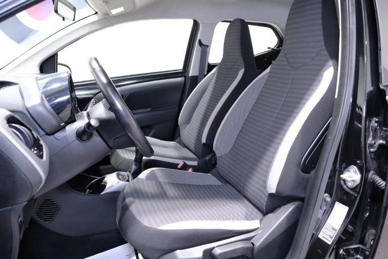 TOYOTA Aygo 6