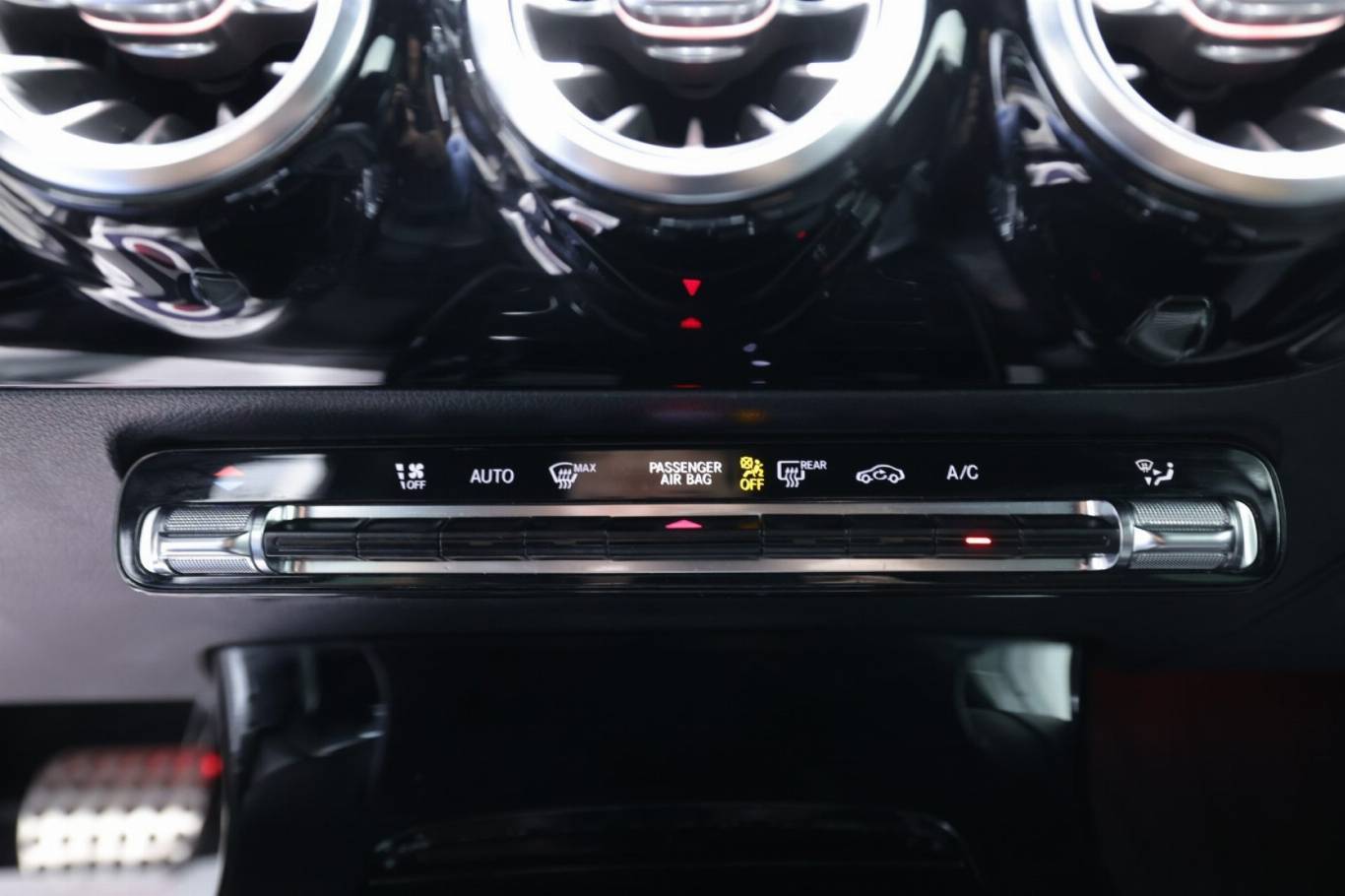 MERCEDES-BENZ A 200 29