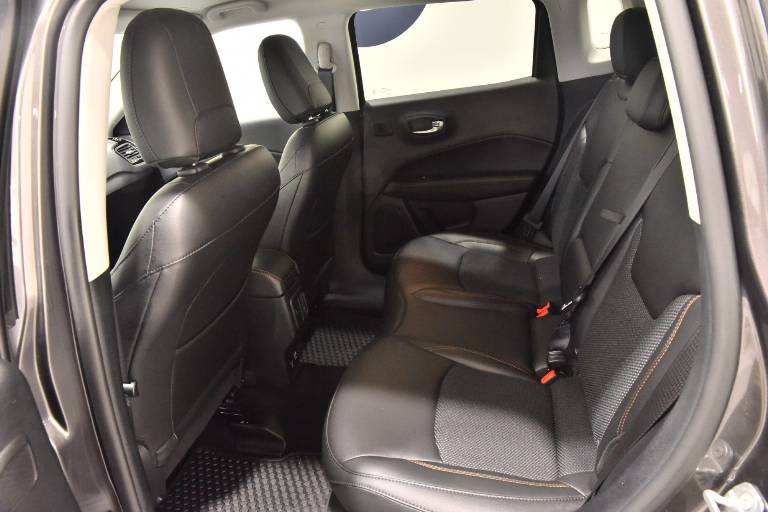 JEEP Compass 28