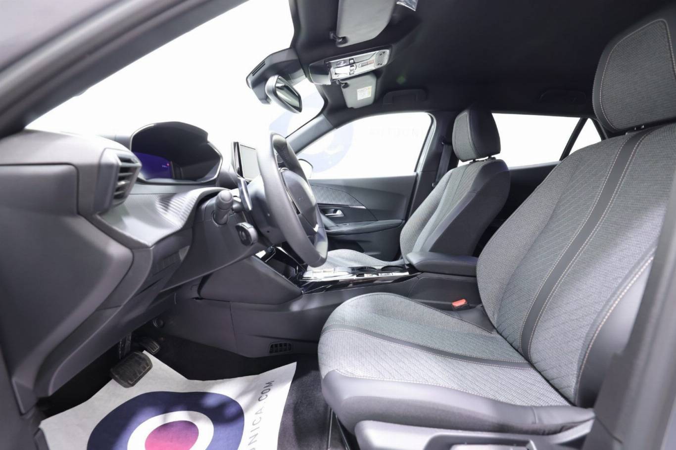 PEUGEOT 2008 19
