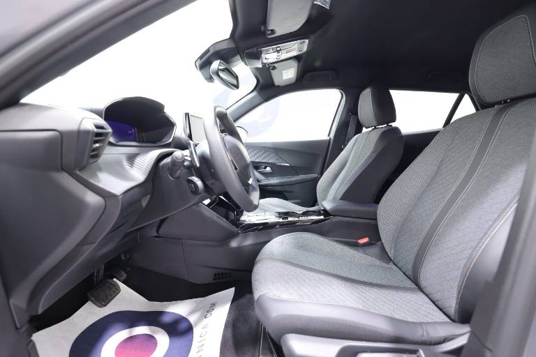 PEUGEOT 2008 19