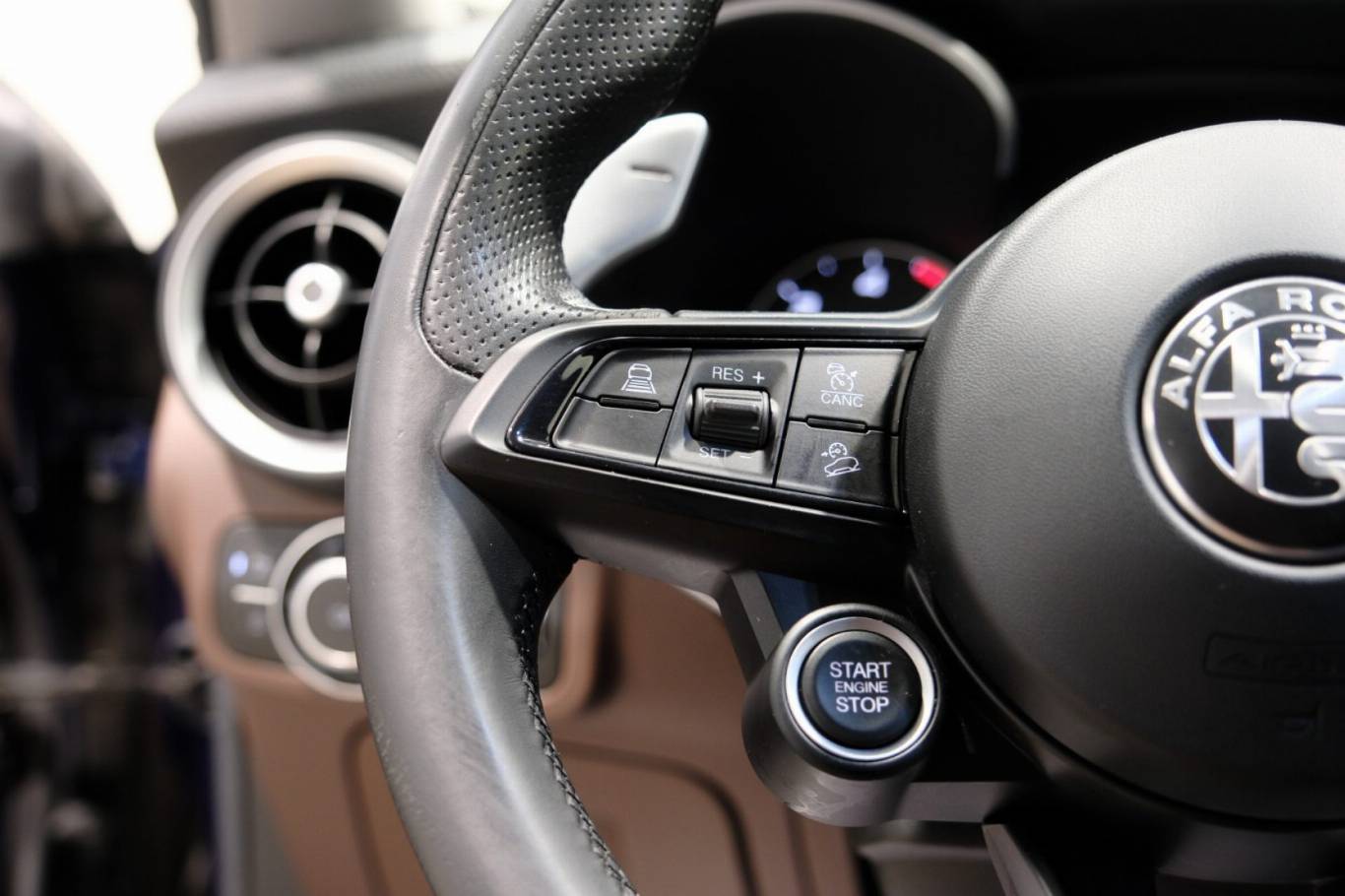 ALFA ROMEO Stelvio 22