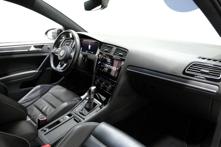 VOLKSWAGEN Golf GTD 56