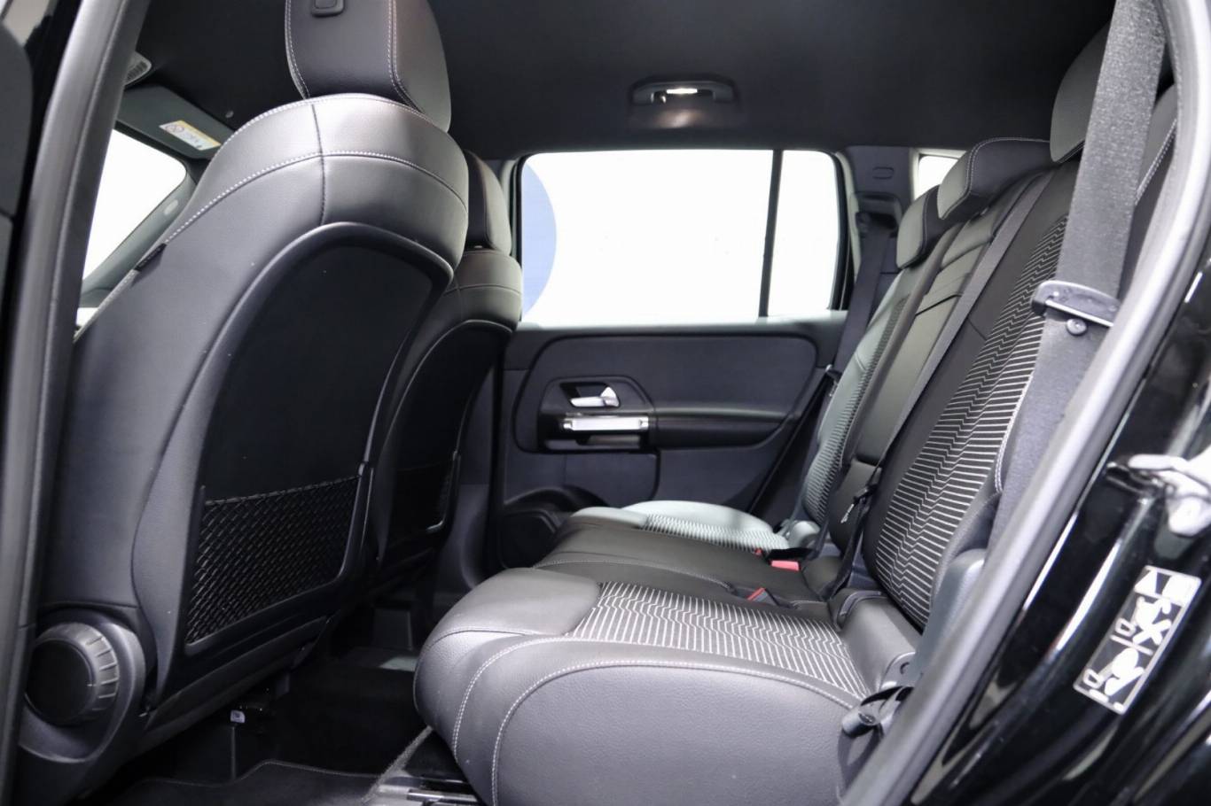 MERCEDES-BENZ GLB 200 41