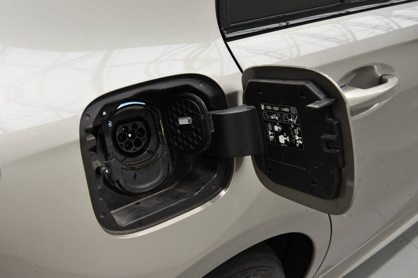 MERCEDES-BENZ A 250 57