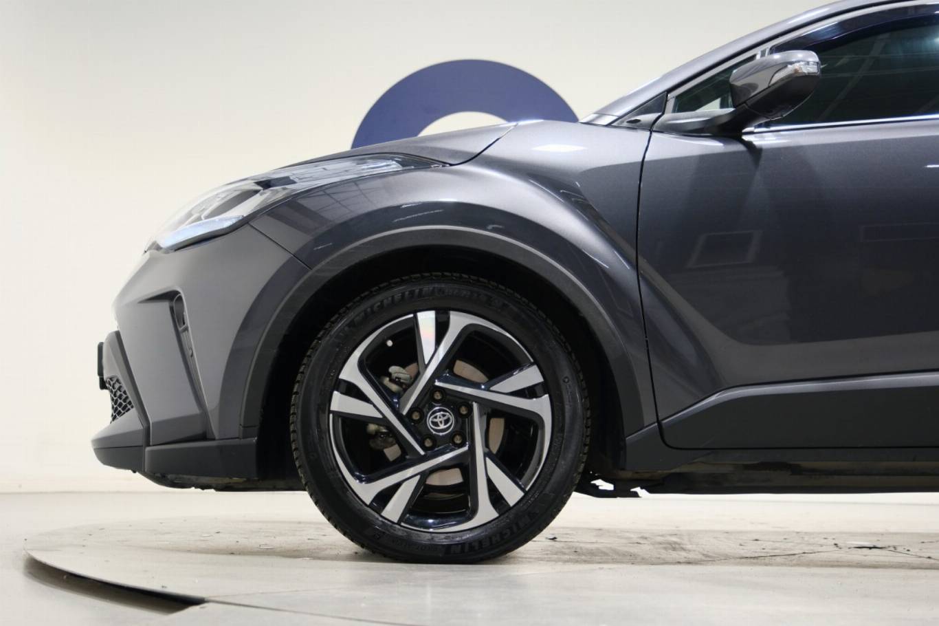 TOYOTA C-HR 19