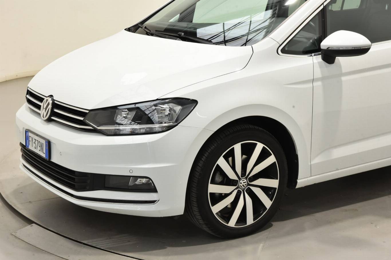 VOLKSWAGEN Touran 33