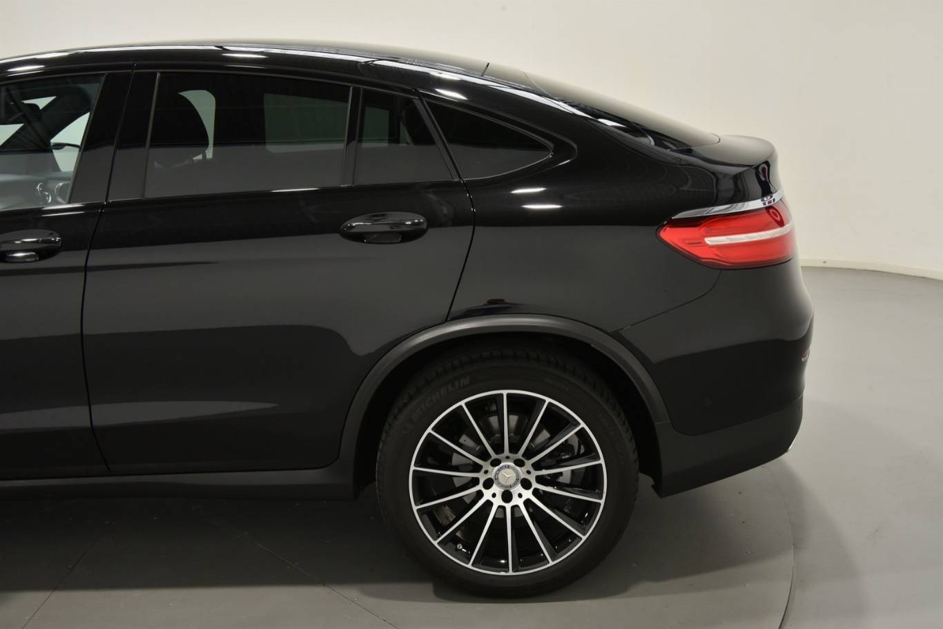 MERCEDES-BENZ GLC 220 59