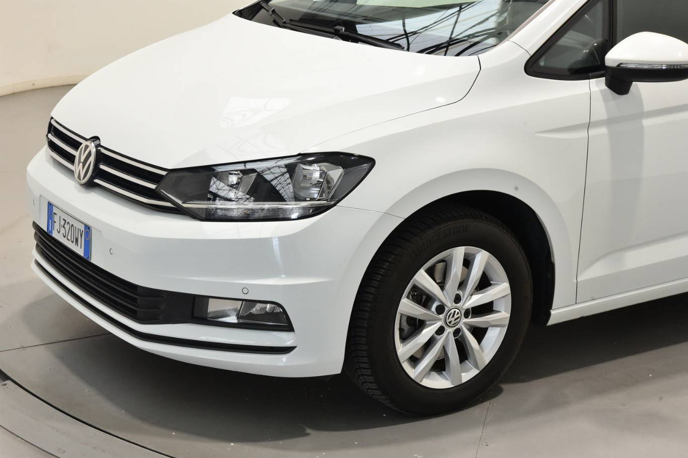 VOLKSWAGEN Touran 19