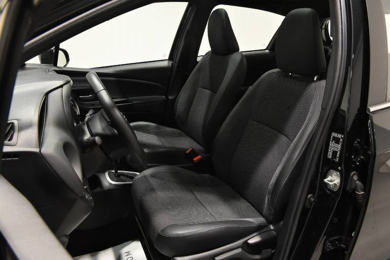 TOYOTA Yaris 3