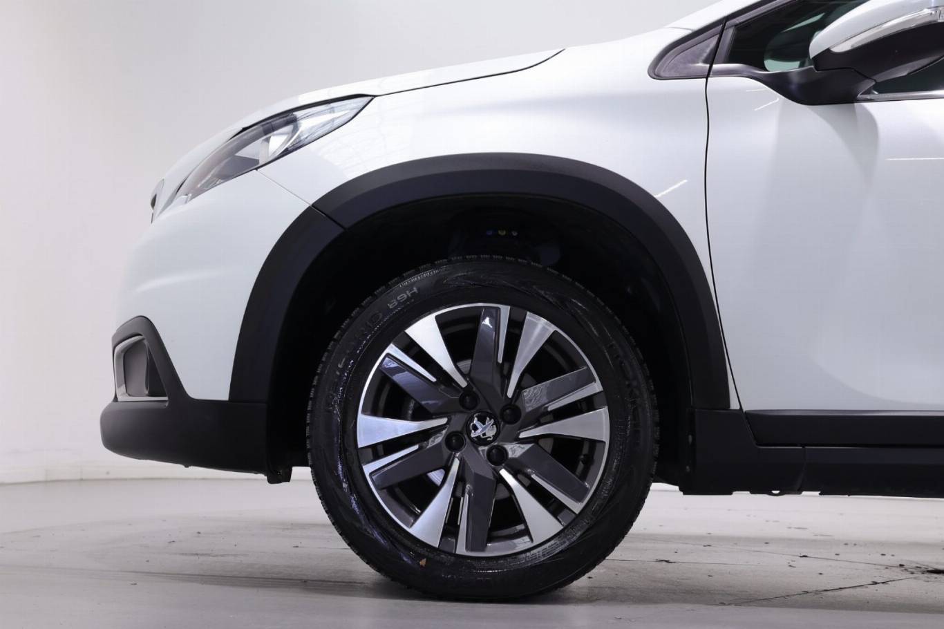 PEUGEOT 2008 17