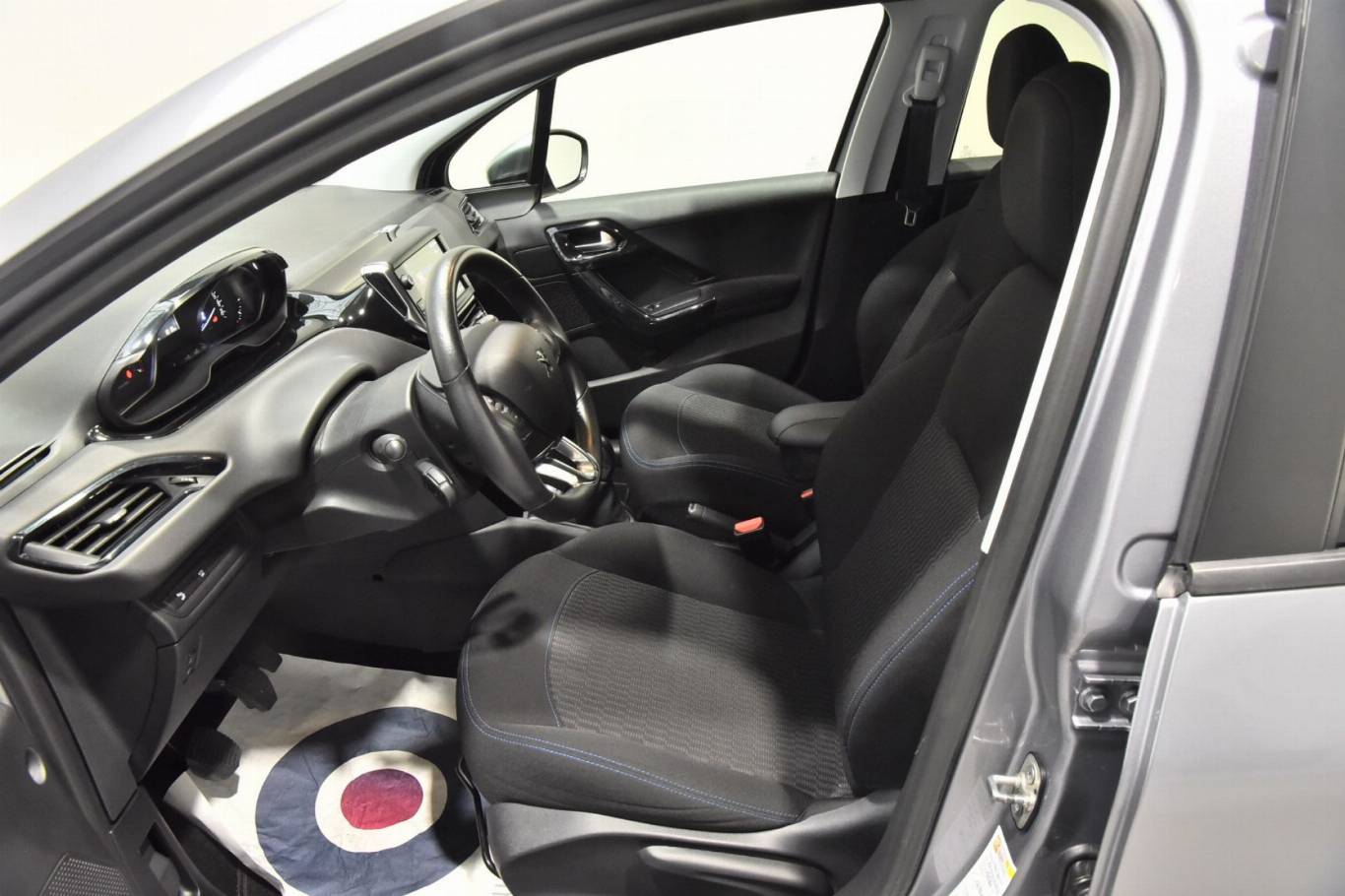 PEUGEOT 208 3