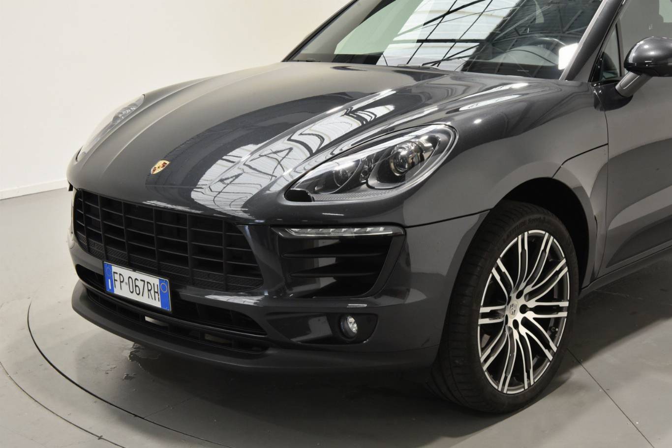 PORSCHE Macan 59