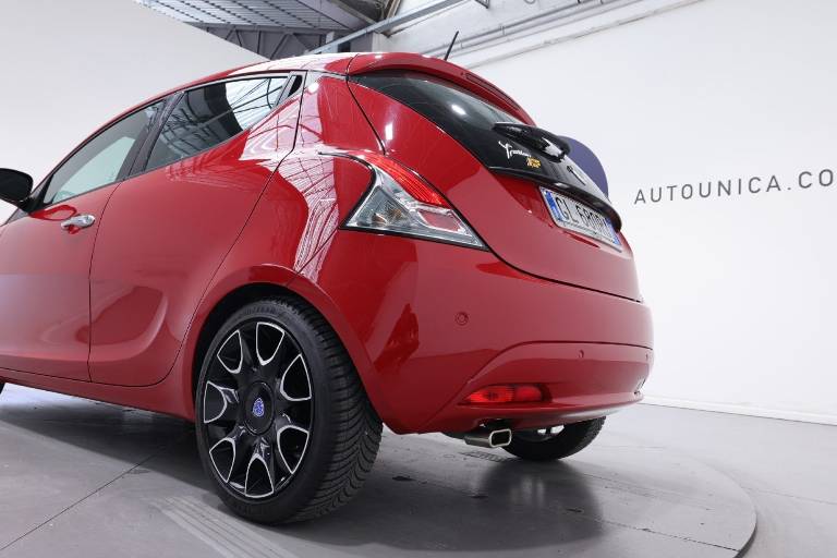 LANCIA Ypsilon 33