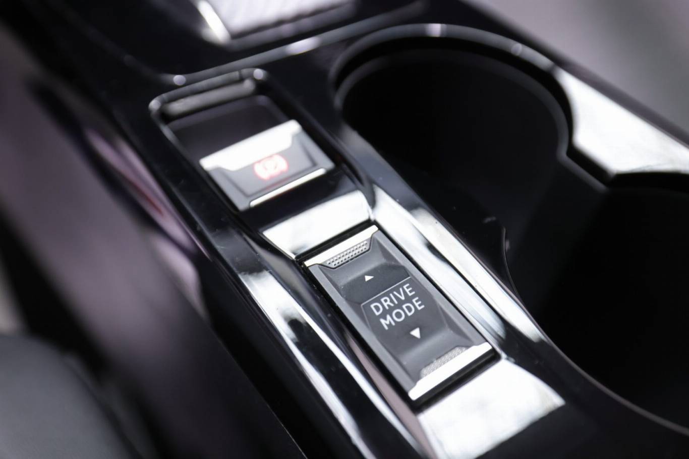 PEUGEOT 208 30