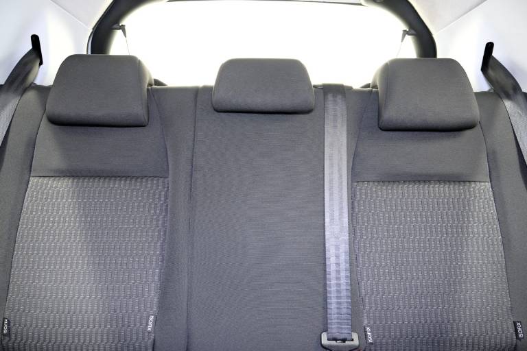 PEUGEOT 208 33