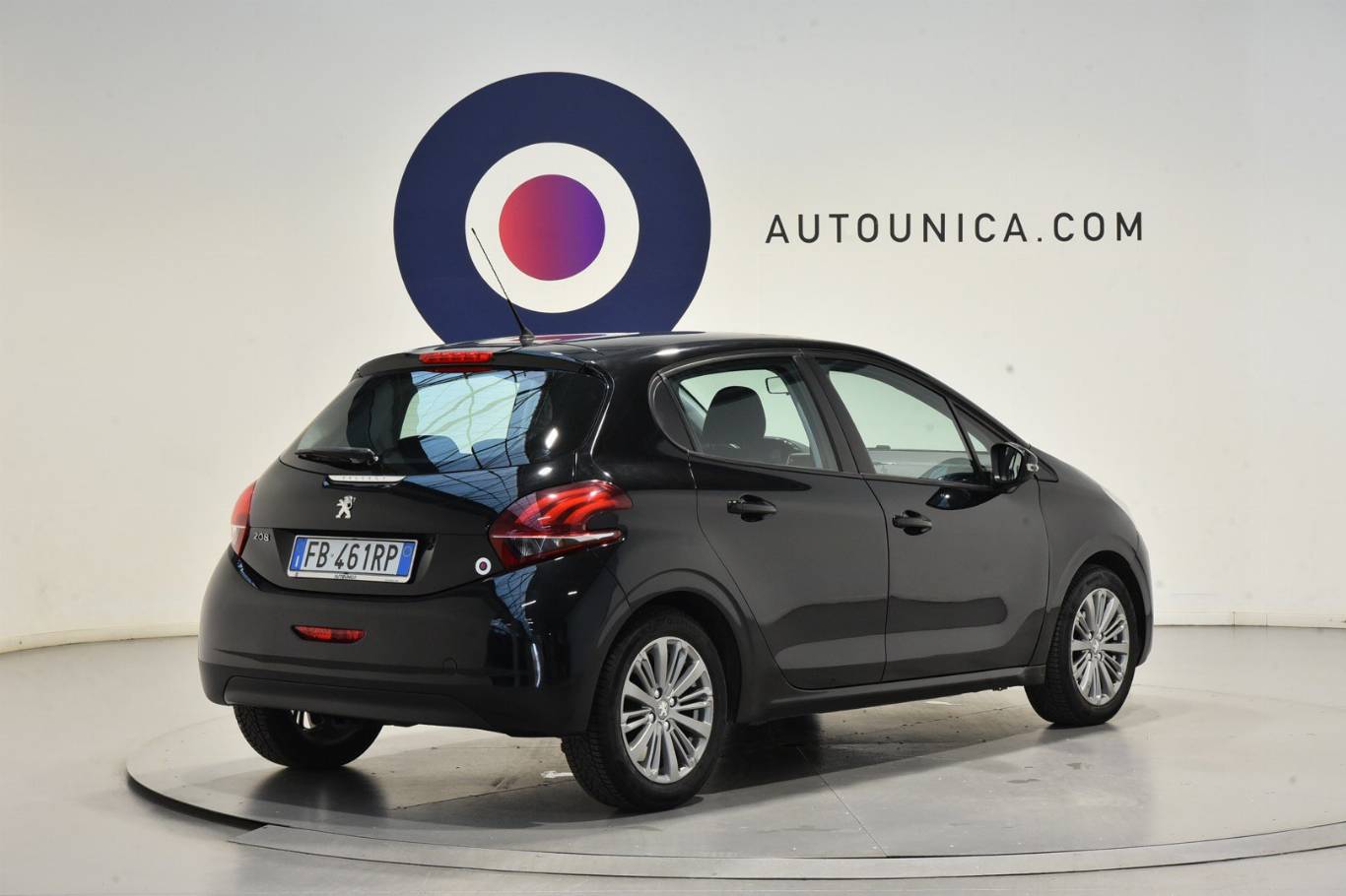 PEUGEOT 208 8