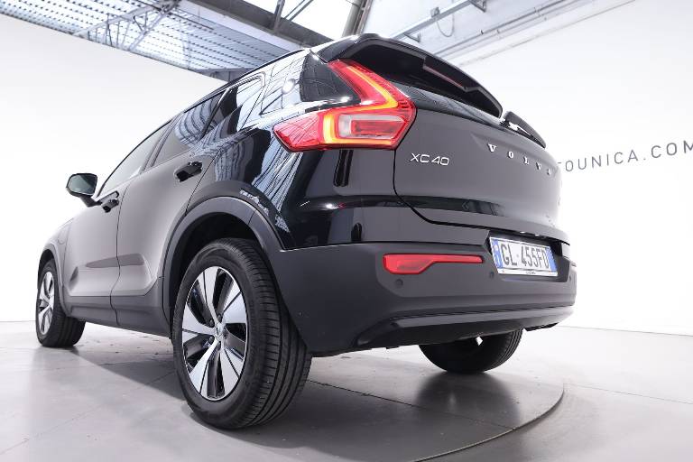 VOLVO XC40 42