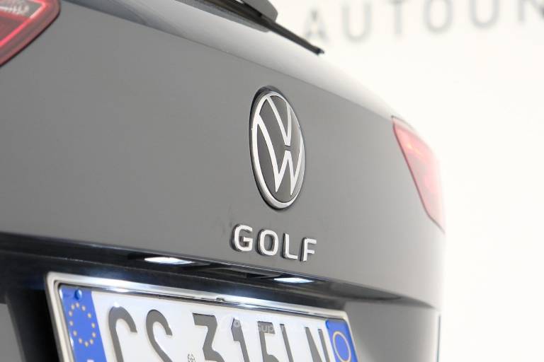 VOLKSWAGEN Golf 45