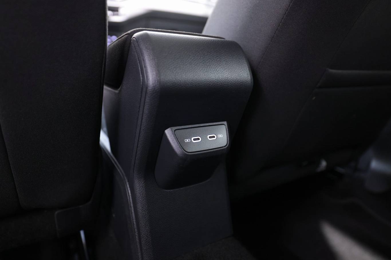 VOLKSWAGEN Polo 35