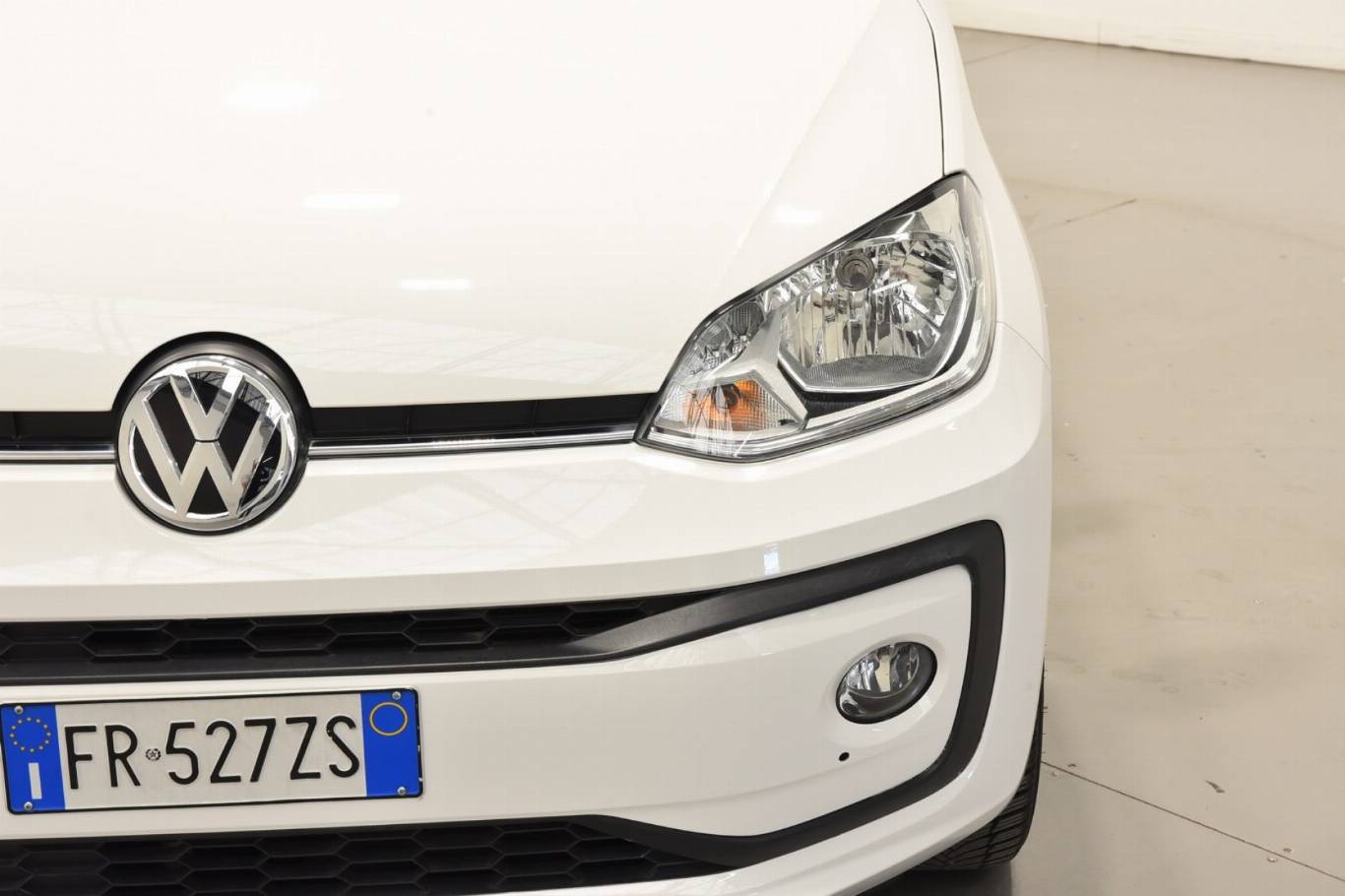 VOLKSWAGEN Up! 9