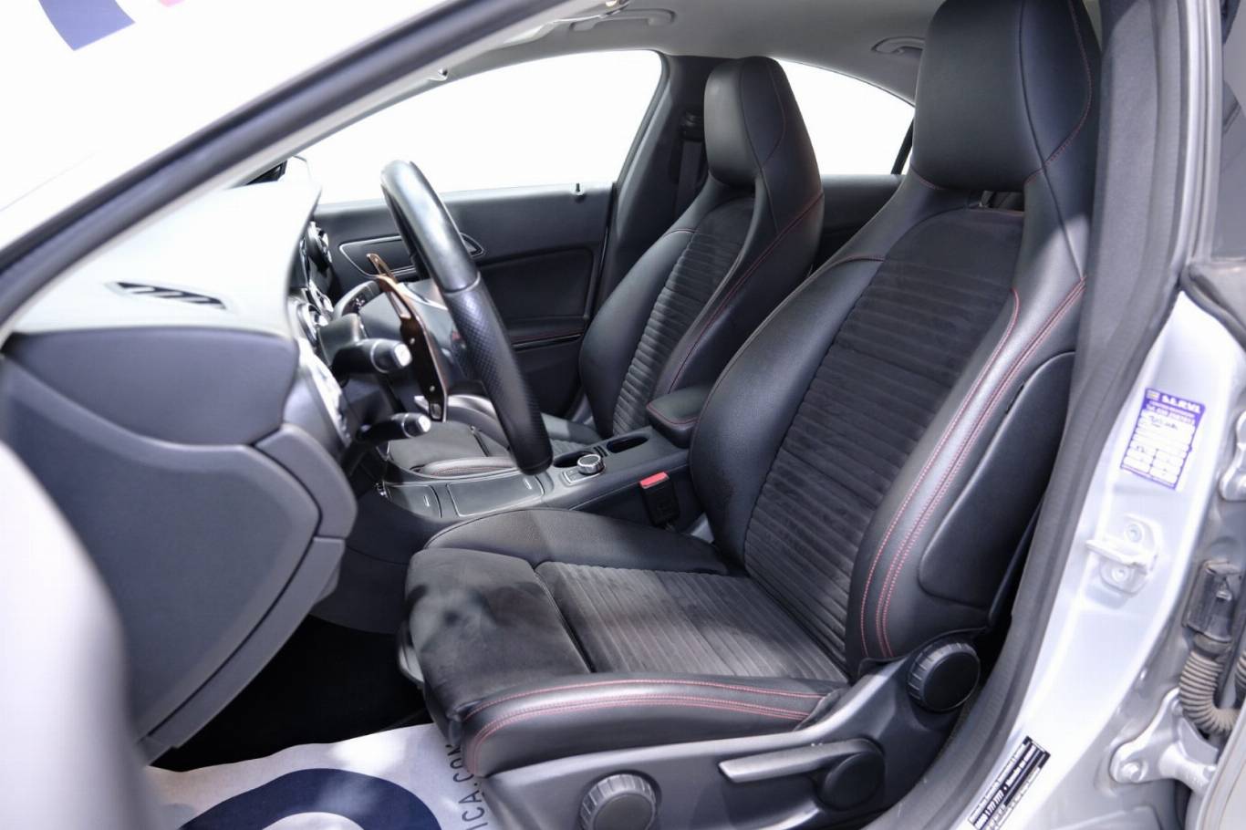 MERCEDES-BENZ CLA 220 18